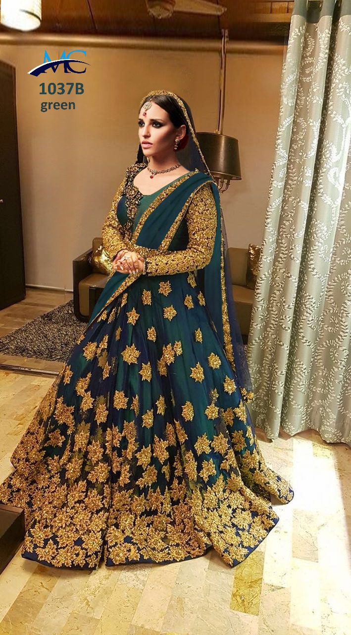 Atarah Attires - Atarah's customised bridal lehanga for the beautiful  bride💜🤍🤍🤍🤍💜🤍🤍🤍. . . . . . #lehenga #saree #fashion #lehengacholi  #indianwedding #indianwear #wedding #ethnicwear #indianfashion #indianbride  #onlineshopping #bridallehenga ...